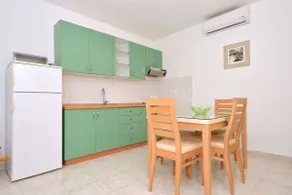 BUNGALOW LUKAS 3, pour 2 + 2 personnes, quartier calme dans un environnement verdoyant - Image 5