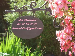 Les Claudalies Sunny terrace and enclosed garden - Image 3