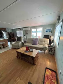 Waterfront Shalom Cabin in Sandy Point - Image 5