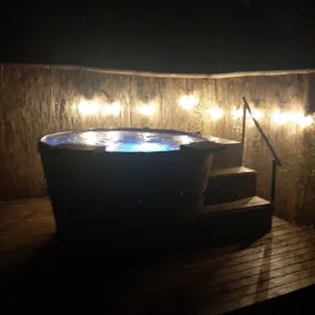 Cabin, hot tub, sauna, stove. - Image 5