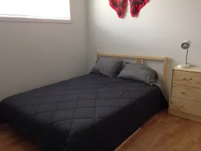 Roomy 2BD Condo with Piano near National Park - Image 2