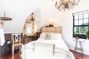 Cozy, chic and fun Ferndale barndominium - Image 5