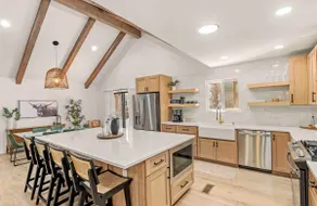4BR Modern Getaway | Near NAU & Downtown - Image 4