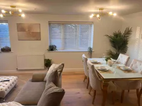 2 bed modern town house - Image 3