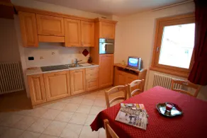 Chalet in the woods, two-room apartment, sleeps four - Image 3