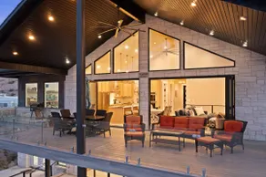 Luxury Waterfront Mansion - 90 minute south of SLC - Image 5