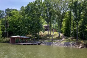 Come have fun in the sun on the Tennessee River with a private dock - Image 2
