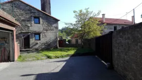 stone house with garden - Image 2