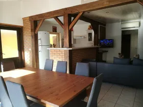 Family home with hot tub - Image 2