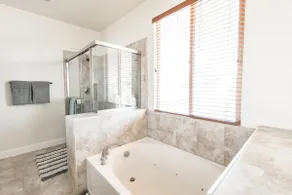 Family-Friendly 4BR Fast Wi-Fi | Near Downtown Sac - Image 5