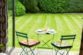The Cottage at Farnham House - Image 3