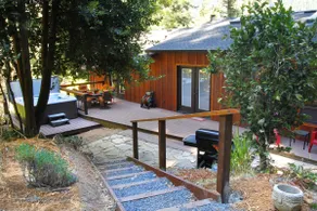 PEACE & QUIET Close 2 Wine Hot Tub Fenced Yard - Image 4