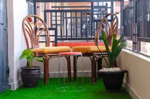 Liana Furnished Apartments - Image 2