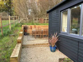 The Stables , Surrey Hills , sleeps up to 4 - Image 4