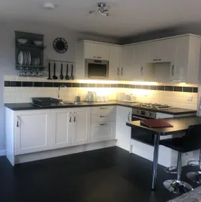 2 bedroom bungalow, 15 minutes to Alton Towers, dog friendly - Image 5