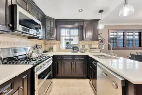 Stylish 3BR Condo | Pool, Spa & Desirable Location - Image 4