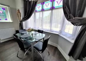 Queens Park - 2 dble bed garden flat with ensuite - Image 4