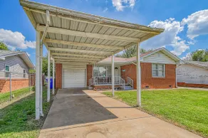 Near OU, IH-35, YMCA, Downtown Norman; Carport - Image 4