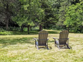 Hudson Getaway w/ Hot Tub + Fireplace on 20 Acres - Image 4
