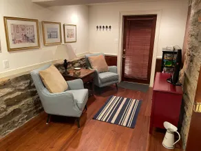 Historic 2-Bedroom in Old Town Warrenton, Virginia - Image 4
