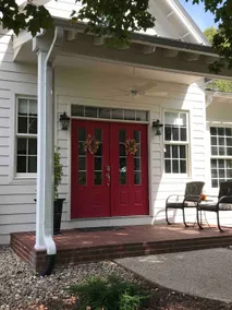 Comfortable Charm on the Bourbon Trail - Image 3