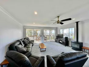 5 bedrooms, 900m from the beach & club with views - Image 2
