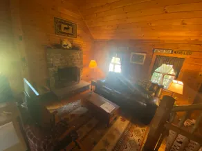 Inviting cabin getaway - Image 2