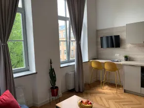 Top Location- Cozy Loft! - Image 4