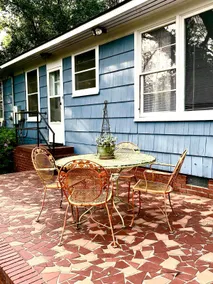 The Blue Cottage in the historic district - Image 5