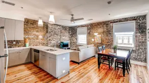 Gorgeous Downtown Condominium - Image 2