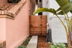 Soak Up Historic Charm at the Inner Sunset Getaway - Image 4