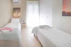 Smile4 Apartment|Walk to Beach & Fast Wi-Fi - Image 5