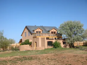 Blue Bird Farm - Rummelig stilfuld 5 soveværelser / 3 badeværelser Taos Farmhouse med AC - Image 4