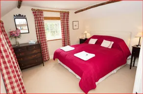 Beautiful 18th Century Cottage - Image 3