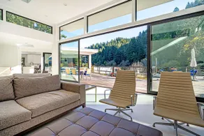 Contemporary River Retreat: Private Dock & Hot Tub - Image 2