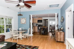 The City Cottage, pet friendly, walk to shops, food & NCSU - Image 3