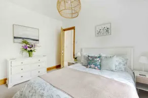 Stylish Coastal Cottage Near Salcombe - Image 5