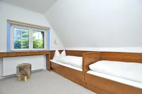 26* family suite garden - central and close to the beach - Image 5