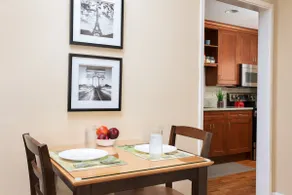 Comfortable Cameron Village Condominium - Image 5