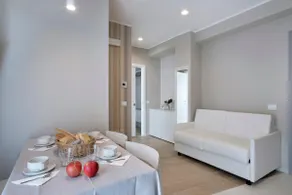 Beautiful two-room apartment and balcony with side sea view - Image 4