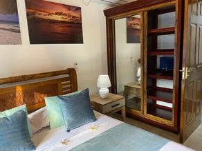 Granite Self Catering Holiday Apartment - Image 4