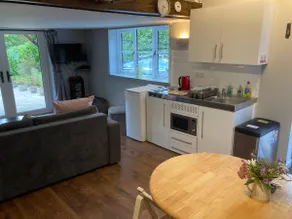 The Summer House - Image 3