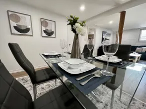Spacious private suite, movie room & free parking! - Image 2
