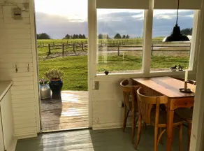 Cabin with sea view - Image 2