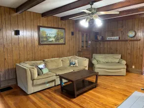 Farmhouse at Nova Maple Syrup Farm - Image 3