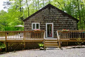 Lovely Cabin w/Piano No Car Needed Best Hiking - Image 2