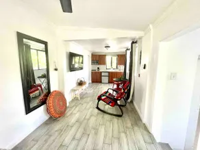Mango Studio - Free Gated Parking - Image 2