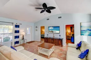 VILLA 6 walk to Beach 2 bedroom 2 Bath Pool - Image 5