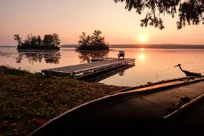 Lakefront Family Cottage on Deer Bay - Image 4