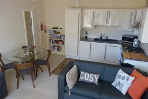 Charming coastal apt with garden - Image 3